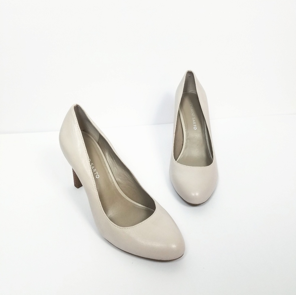 Franco sarto  pearl white round pumps 8.5